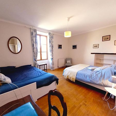 Au Pays De Jacquou : Chambre D'Hotes Et Table D'Hotes Fossemagne Eksteriør billede