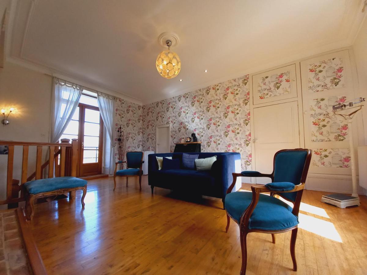 Au Pays De Jacquou : Chambre D'Hotes Et Table D'Hotes Fossemagne Eksteriør billede