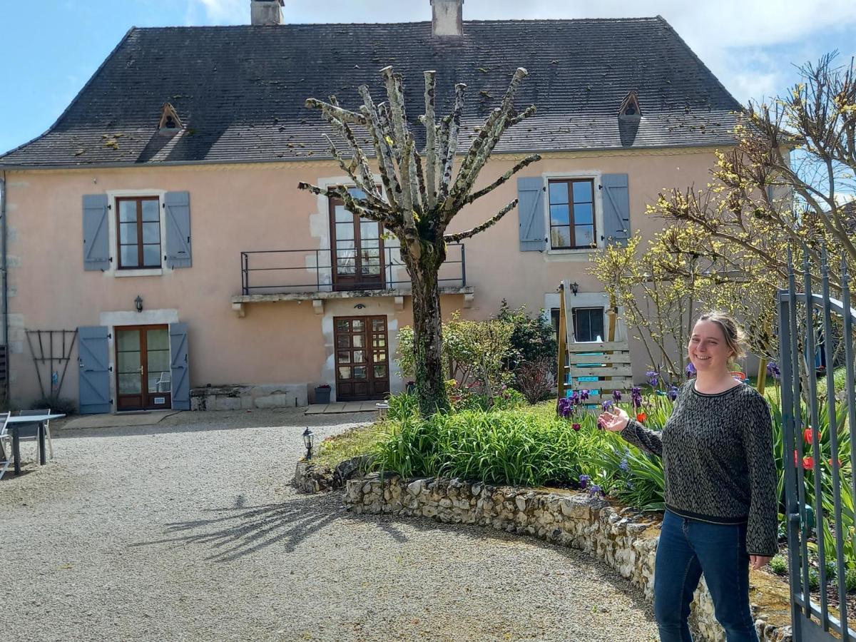 Au Pays De Jacquou : Chambre D'Hotes Et Table D'Hotes Fossemagne Eksteriør billede