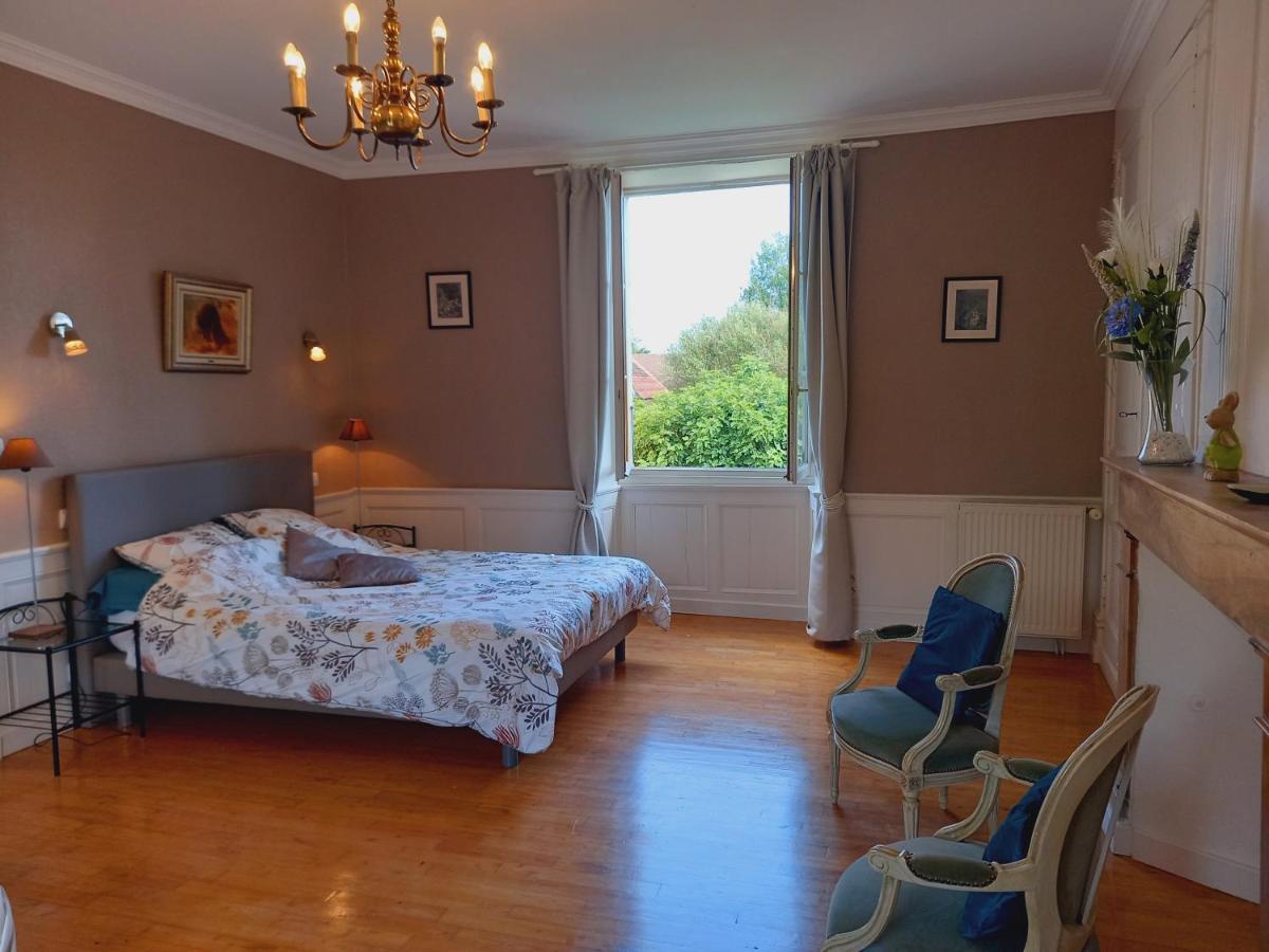 Au Pays De Jacquou : Chambre D'Hotes Et Table D'Hotes Fossemagne Eksteriør billede